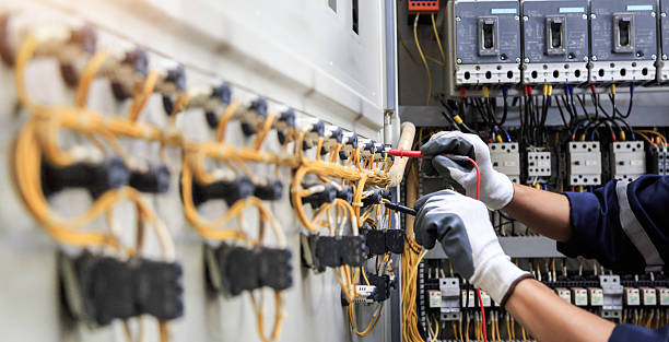 Professional Electrician technician working in Las Lomas, CA